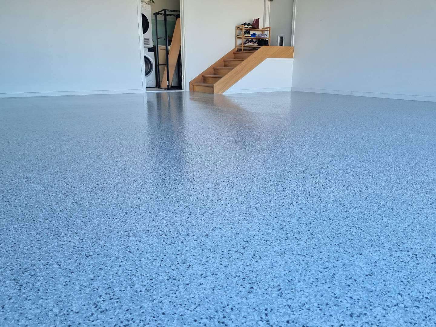 Epoxy flooring with flakes